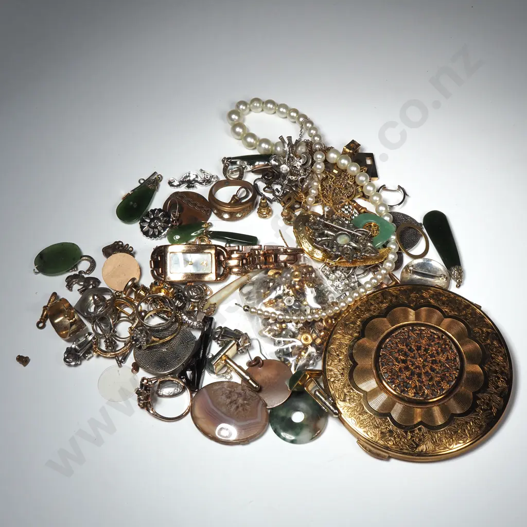 Vintage Powder Compact & Collection Of Vintage Costume Jewellery  Image 1++