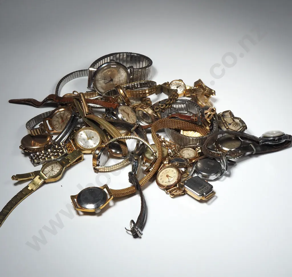 Large Quantity Of Vintage Ladies Wristwatches  Image 1++
