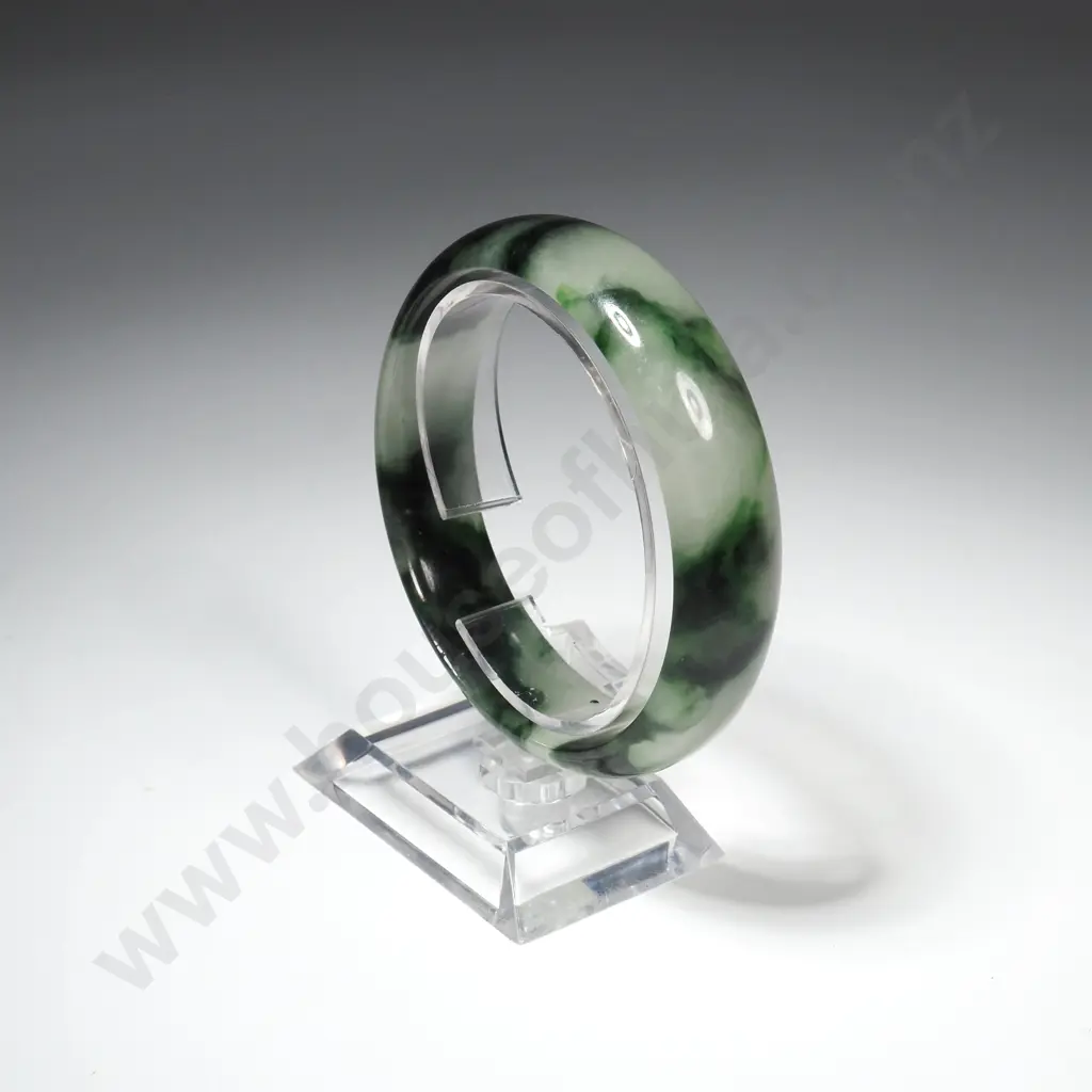 White Jade Like Or  Chaledony Bangle In Jewellery  Box Image 1++
