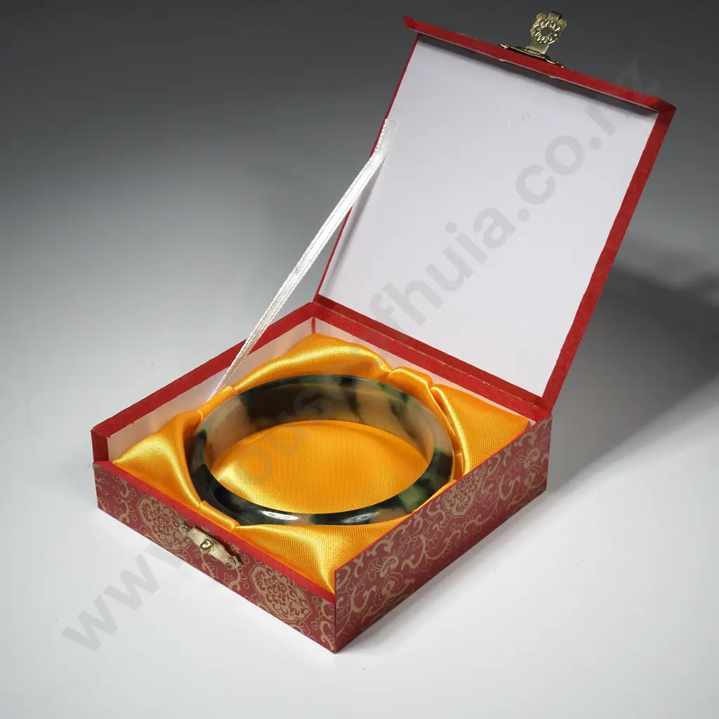 White Jade Like Or  Chaledony Bangle In Jewellery  Box Image 1++