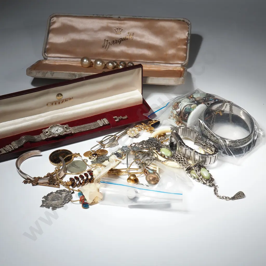 Bag Containing Decorative Watch, Bone Bangle & Brooch, Bracelets, Watches Etc. Image 1++