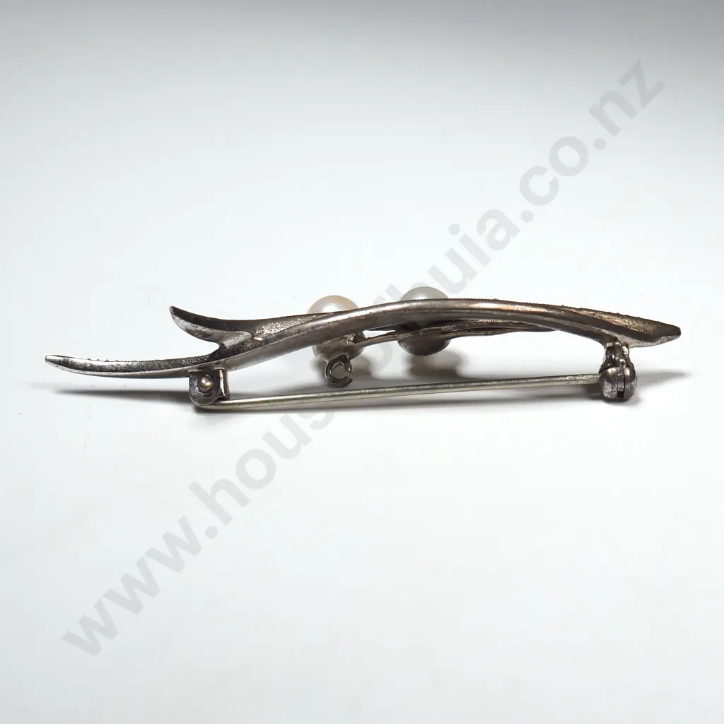 Sterling Silver Pearl Brooch Image 1++