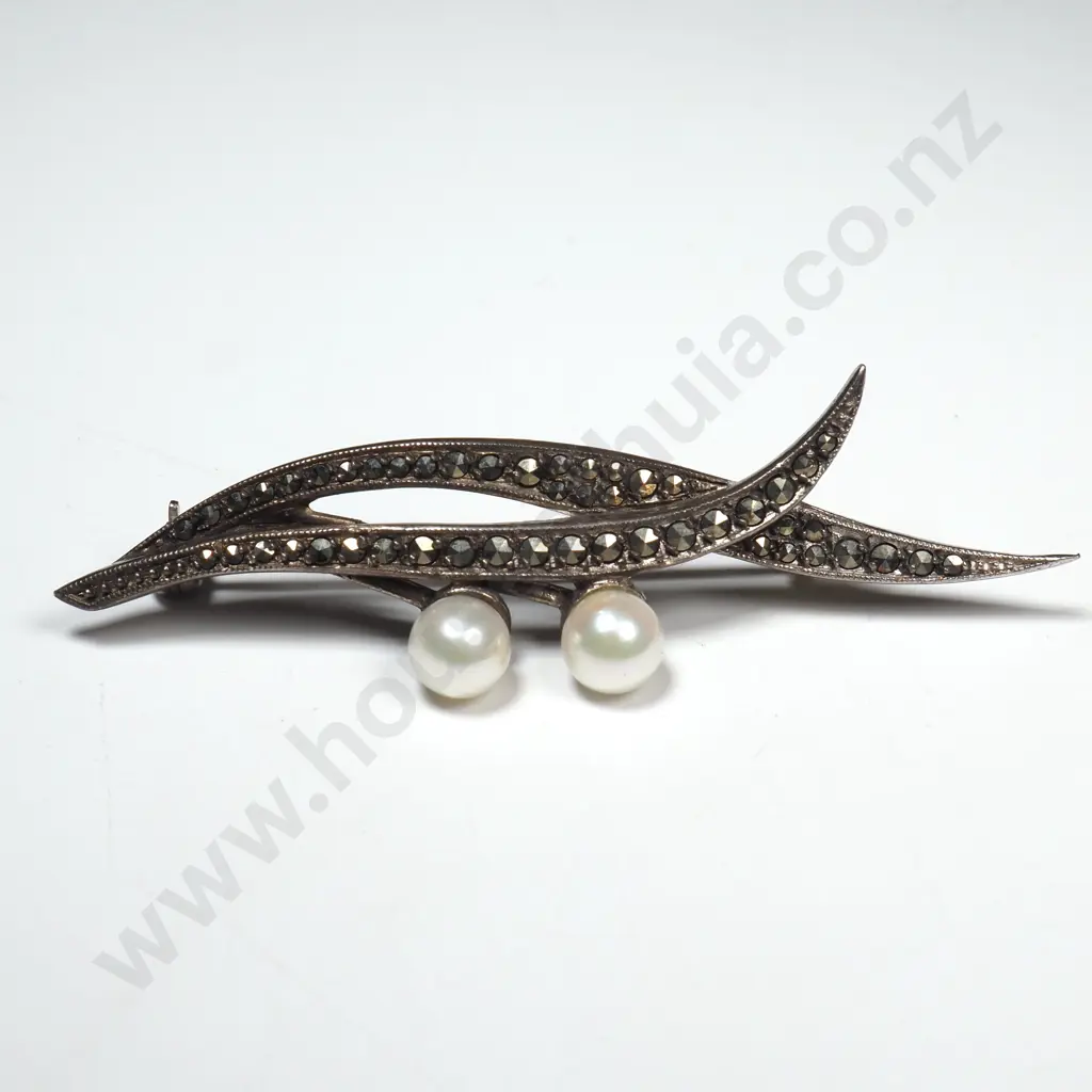 Sterling Silver Pearl Brooch Image 1++