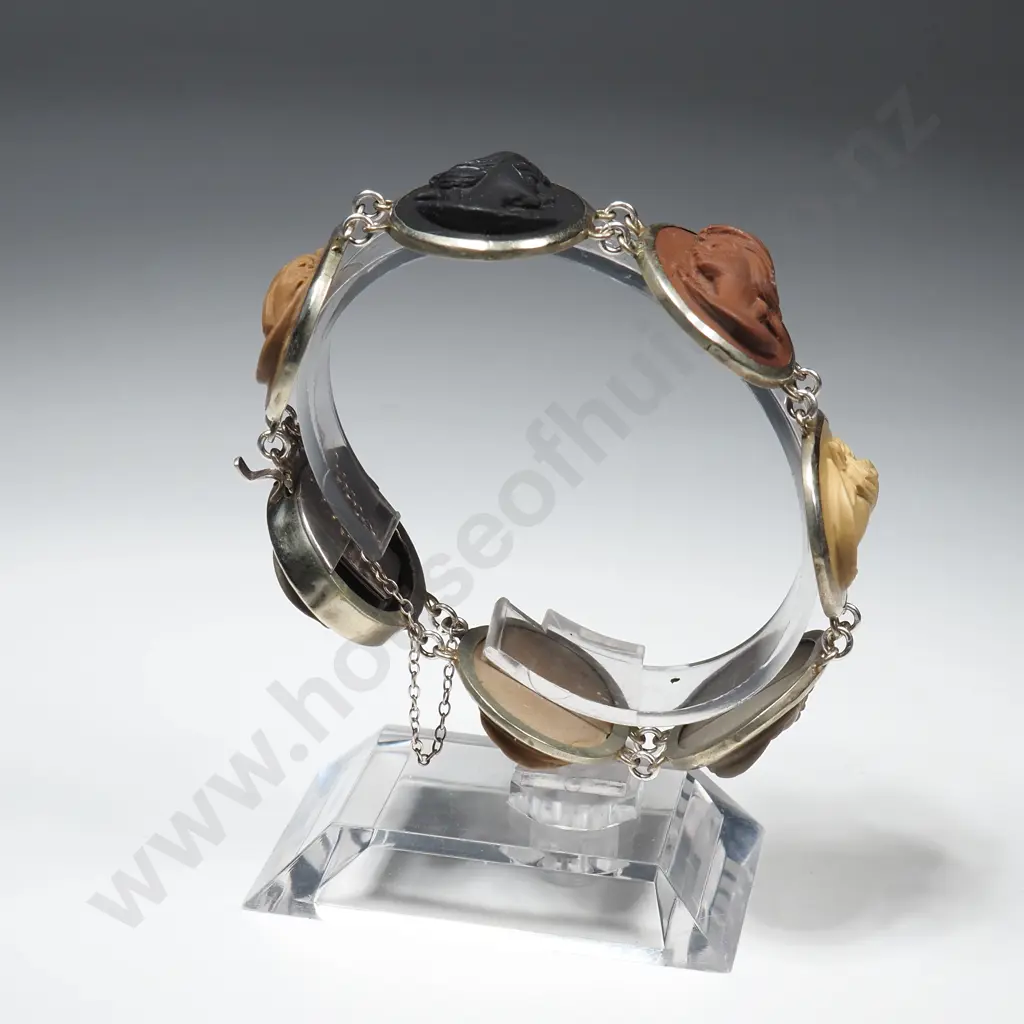 Italian Carved Stone Intaglio Bracelet Image 1++