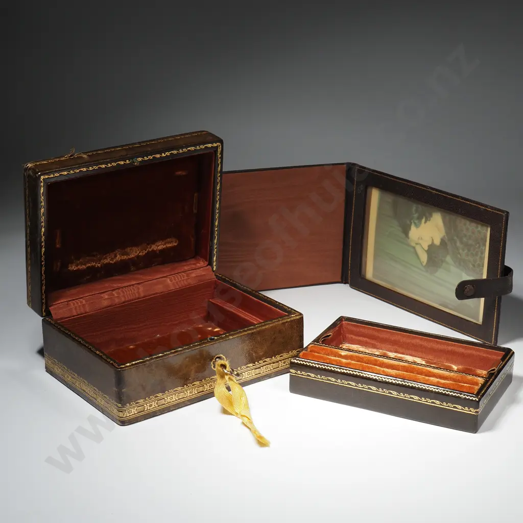 Leather Jewelley Box with Tooled Decoration & A Travelling Leather Photo Frame  Image 1++