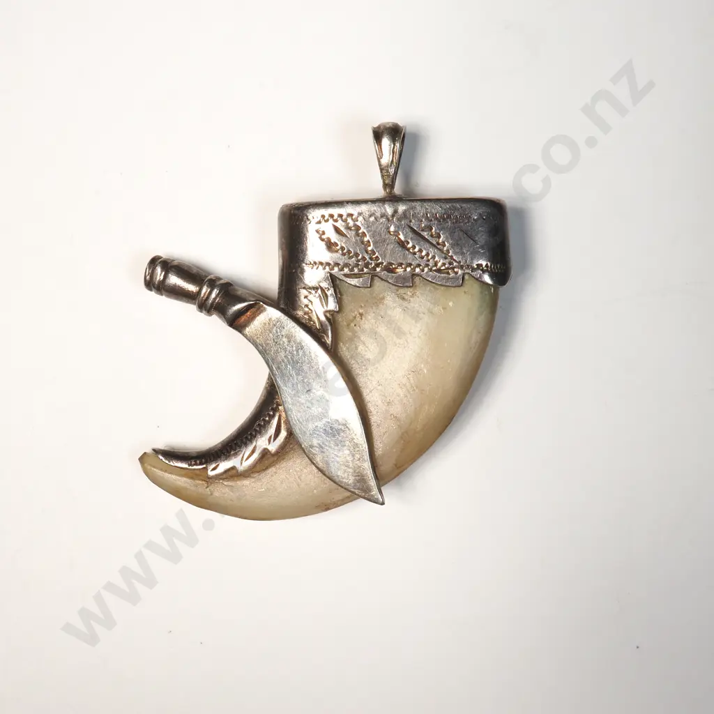 Silver Tiger Claw w Khukri Pendant Image 1++