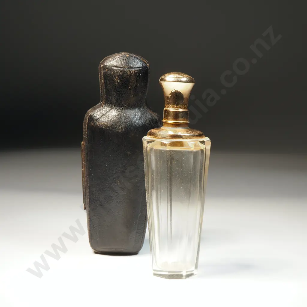 Exceptional Dutch 14ct Gold Lid & Collar Perfume Bottle in Original Sarcophagus Case - 19th Century & Oak Leaf Hallmarks Image 1++
