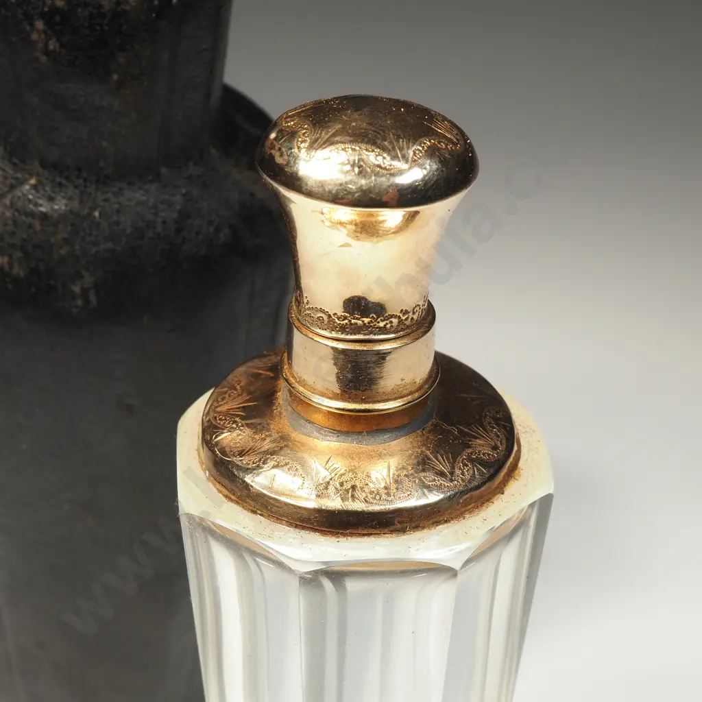 Exceptional Dutch 14ct Gold Lid & Collar Perfume Bottle in Original Sarcophagus Case - 19th Century & Oak Leaf Hallmarks Image 1++