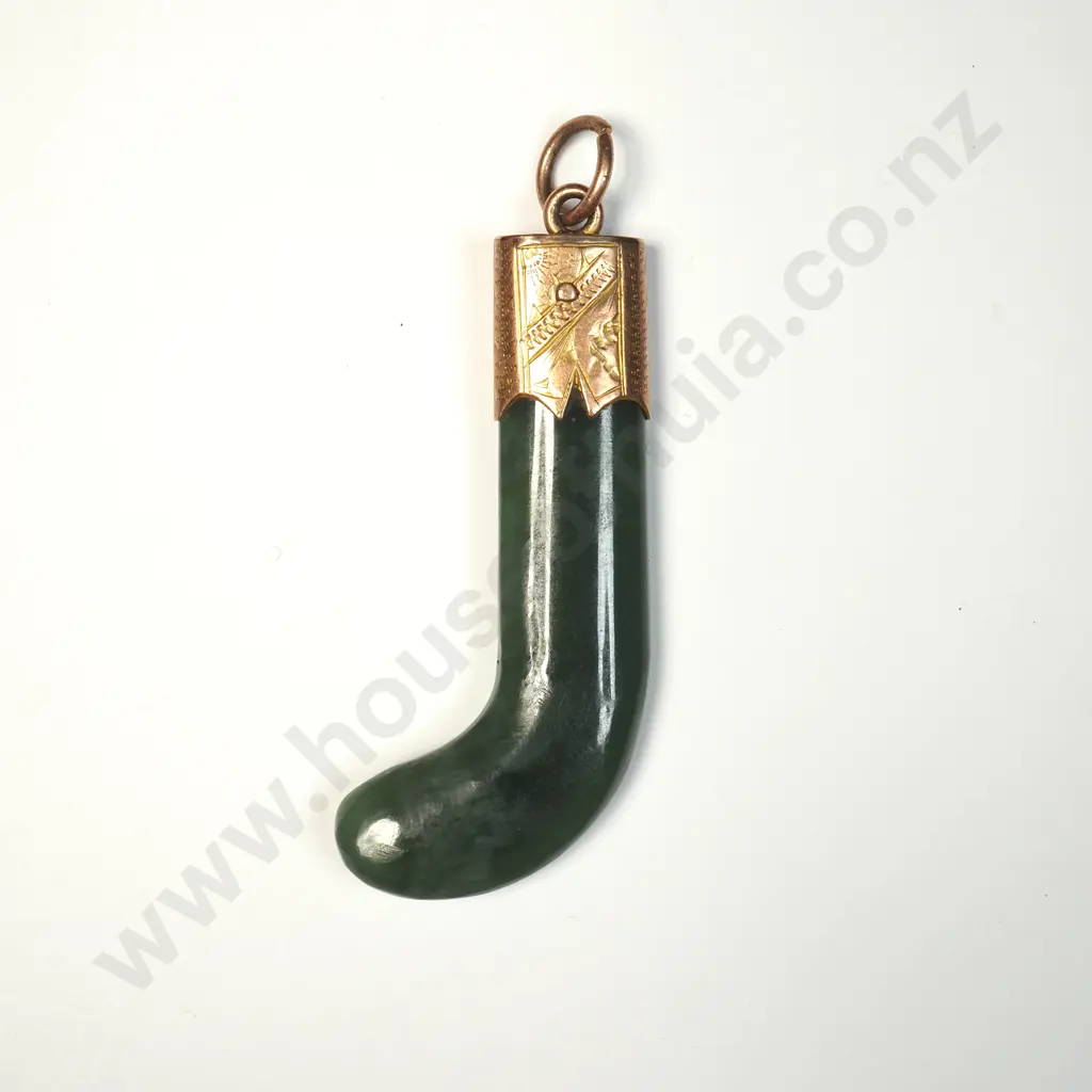 Colonial 9ct Gold Greenstone Hockey Stick Pendant Image 1++