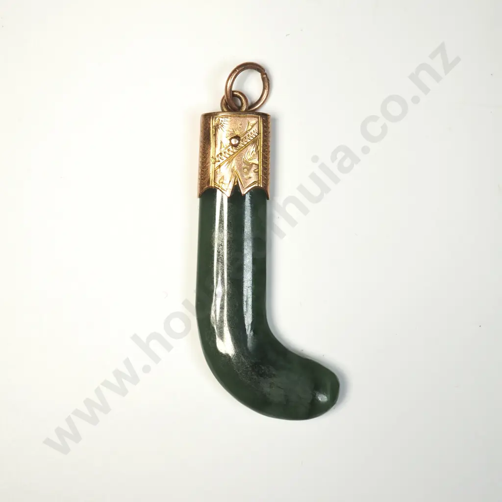 Colonial 9ct Gold Greenstone Hockey Stick Pendant Image 1++