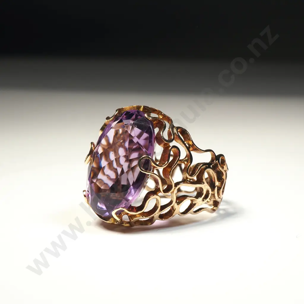 9ct Gold Purple Gem Ring Image 1++