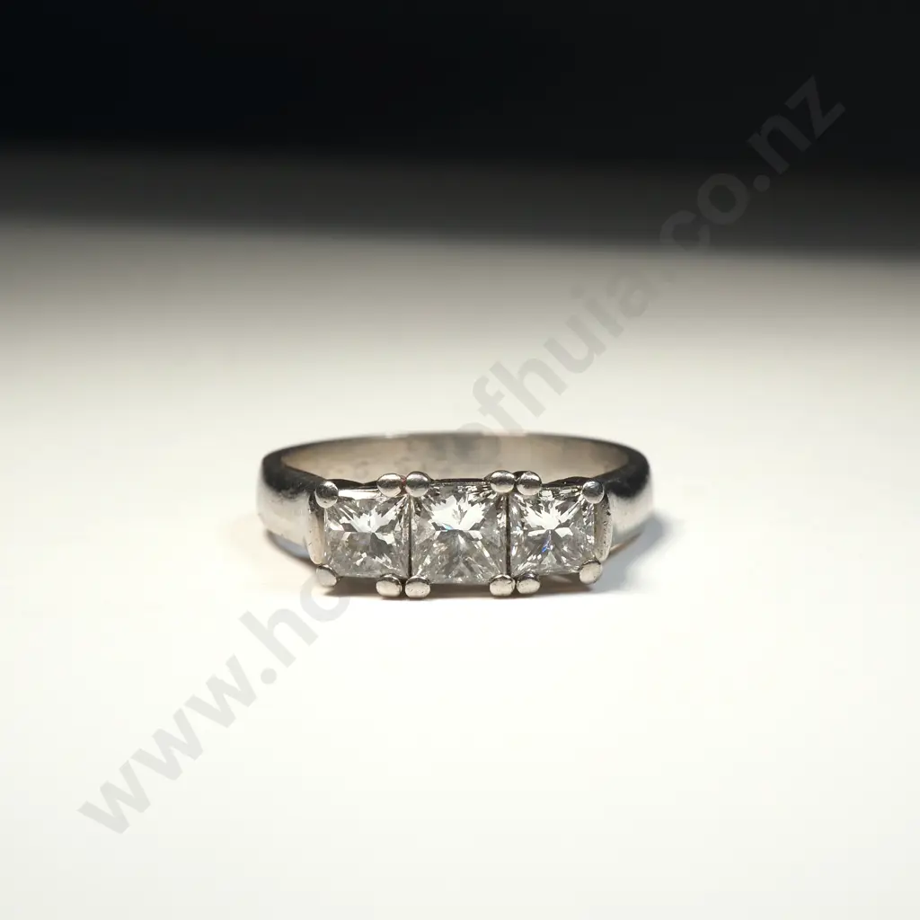 Platinum 1.1ct Three Diamond Ring w Valuation $9,150 Image 1++