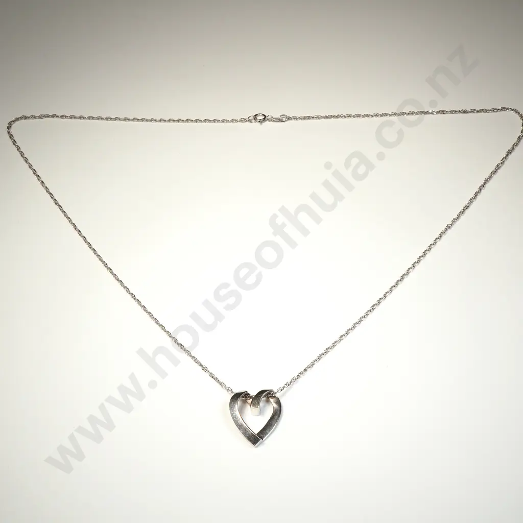 14ct Gold Heart Pendant on 18ct White Gold Chain Image 1++