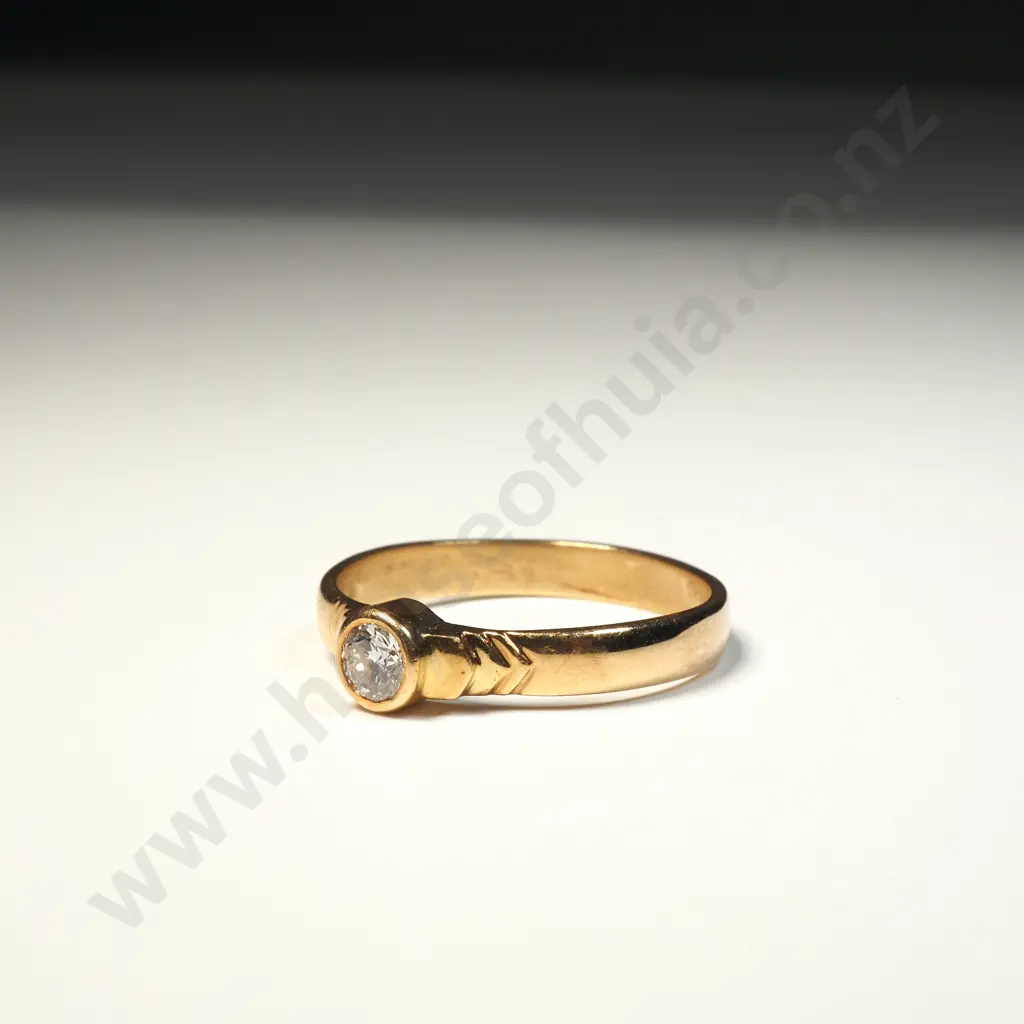 18ct Gold Diamond Ring w Valuation for $2,921 Image 1++