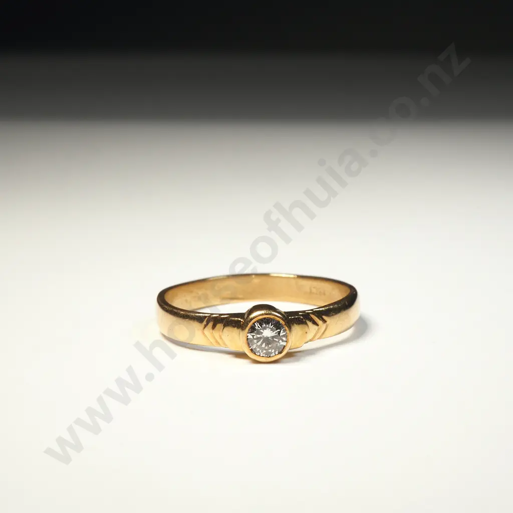 18ct Gold Diamond Ring w Valuation for $2,921 Image 1++