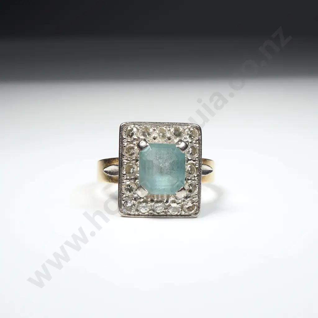 18ct Gold Pale Blue Gem Diamond Ring Image 1++