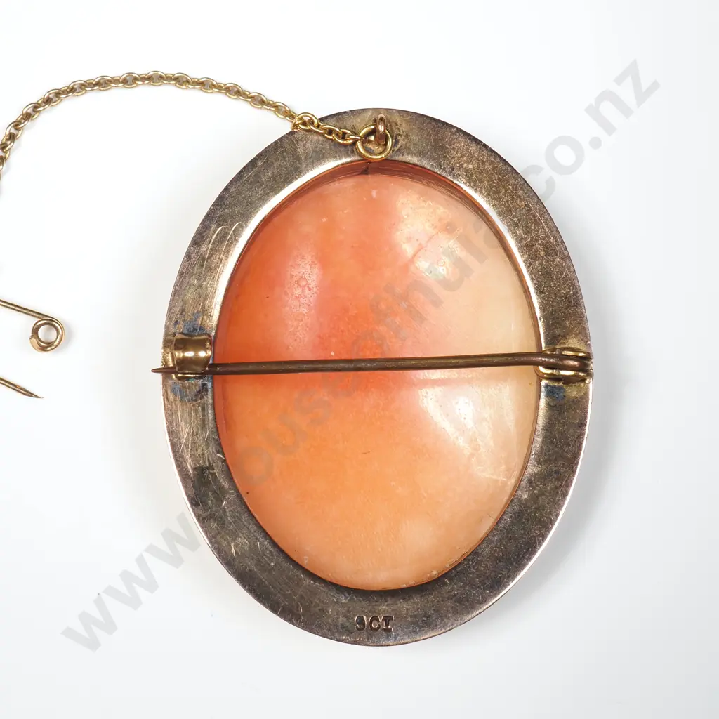 9ct Gold Cameo Brooch Image 1++