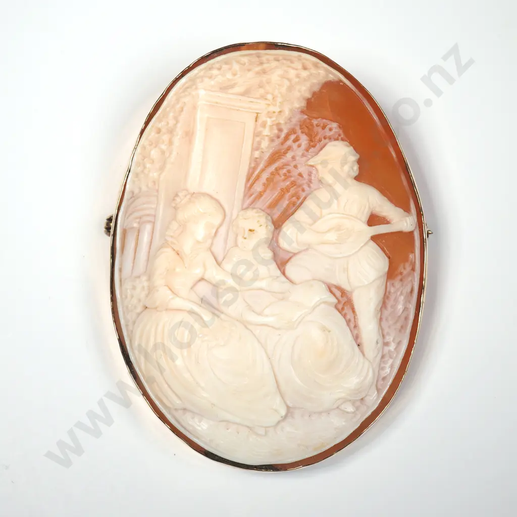 Large 9ct Gold Cameo Brooch w English Hallmarks Image 1++