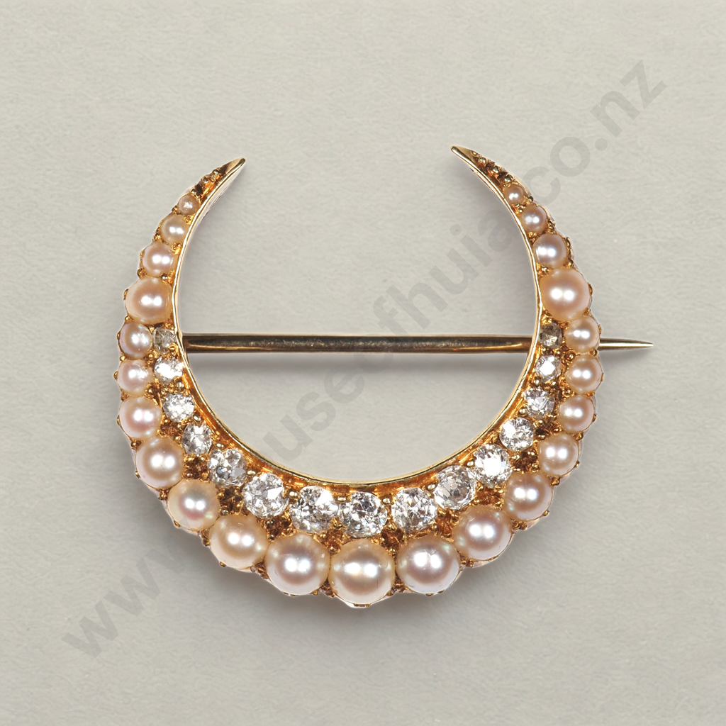 Antique 18ct Gold Diamond & Pearl Crescent Moon Brooch Image 1++