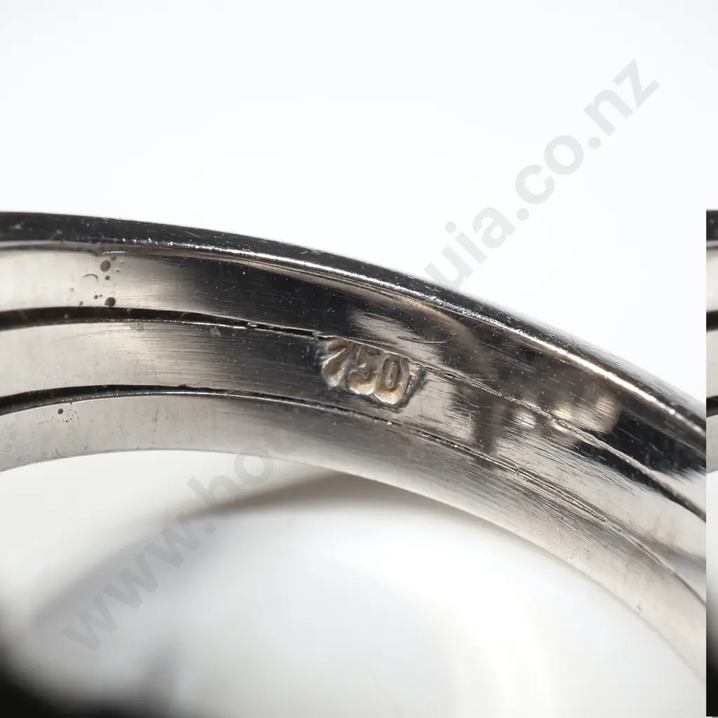 18ct White Gold Baguette Diamond Manhattan Ring w Valuation of $35,800.00 Image 1++