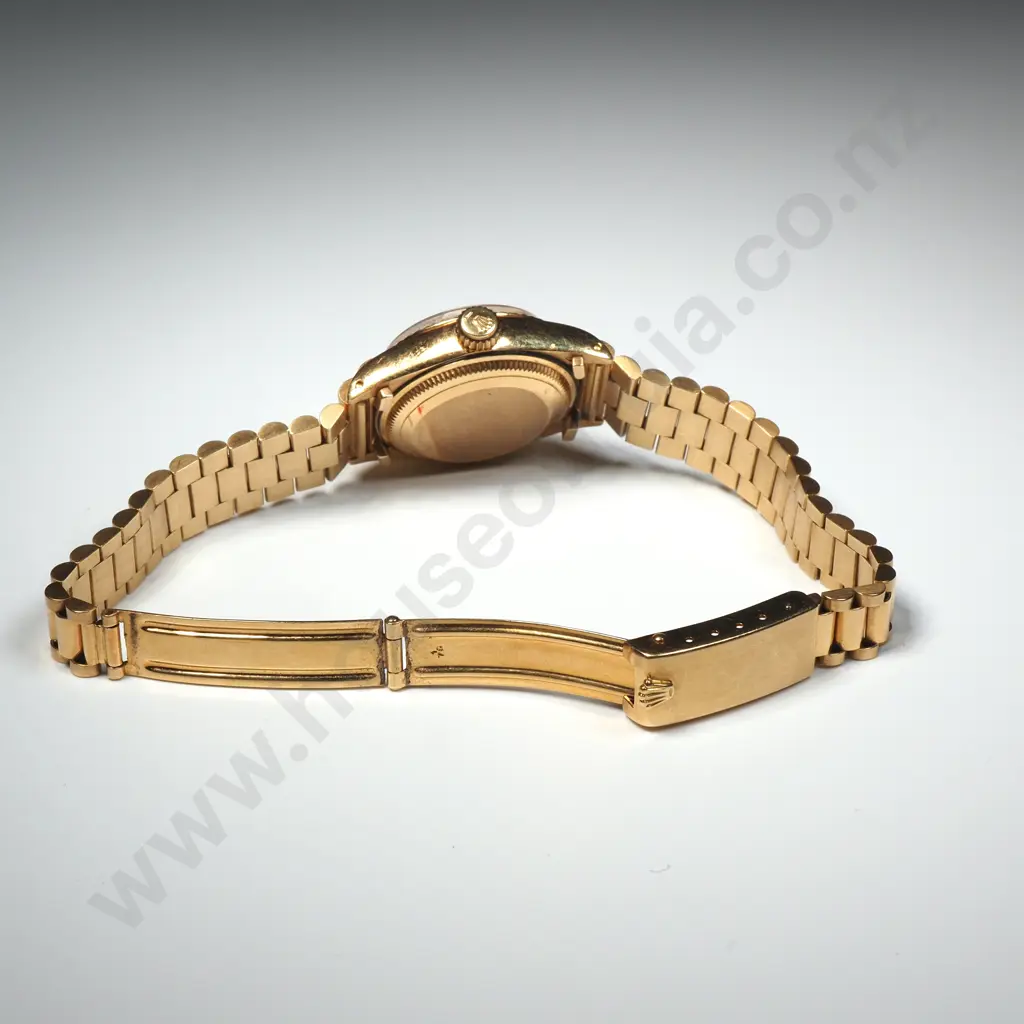 Solid 18ct Gold Rolex 26mm Oyster Perpetual Date Wristwatch w Box & Some Papers Image 1++