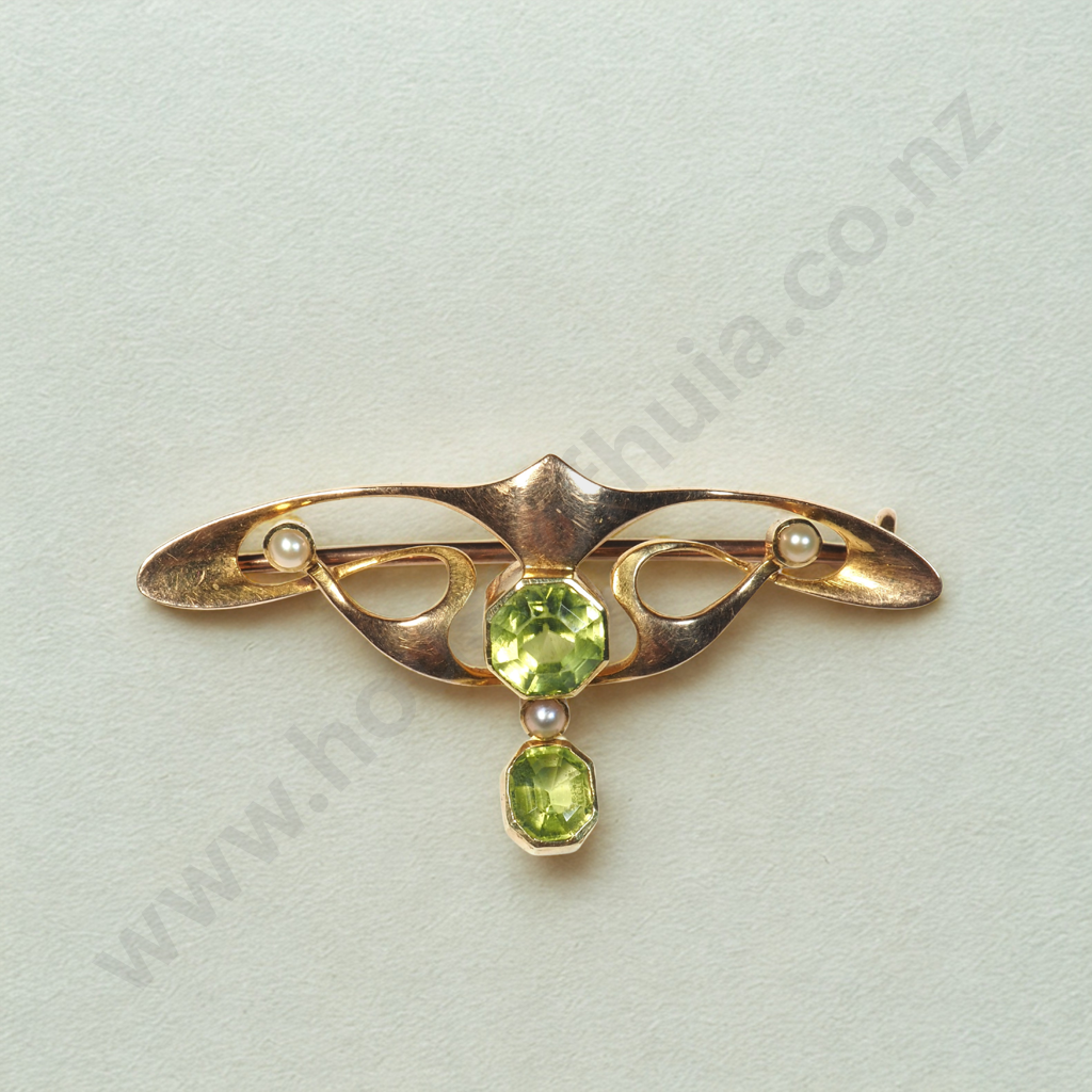 Art Nouveau 15ct Gold Green Gem & Pearl Brooch in Period Case Image 1++