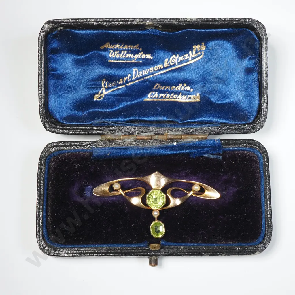 Art Nouveau 15ct Gold Green Gem & Pearl Brooch in Period Case Image 1++