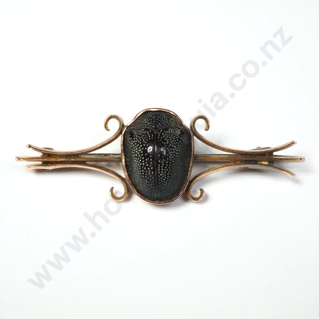 9ct Gold Bar Brooch Set w a Scarab Beetle Image 1++