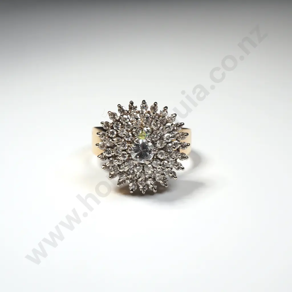 18ct Gold Diamond Cluster Ring Image 1++