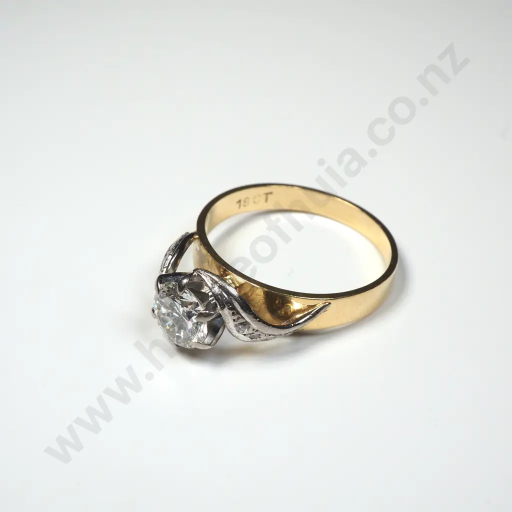 Impressive 18ct Gold .84 Carat Diamond Ring w Valuation for $11,500.00 Image 1++