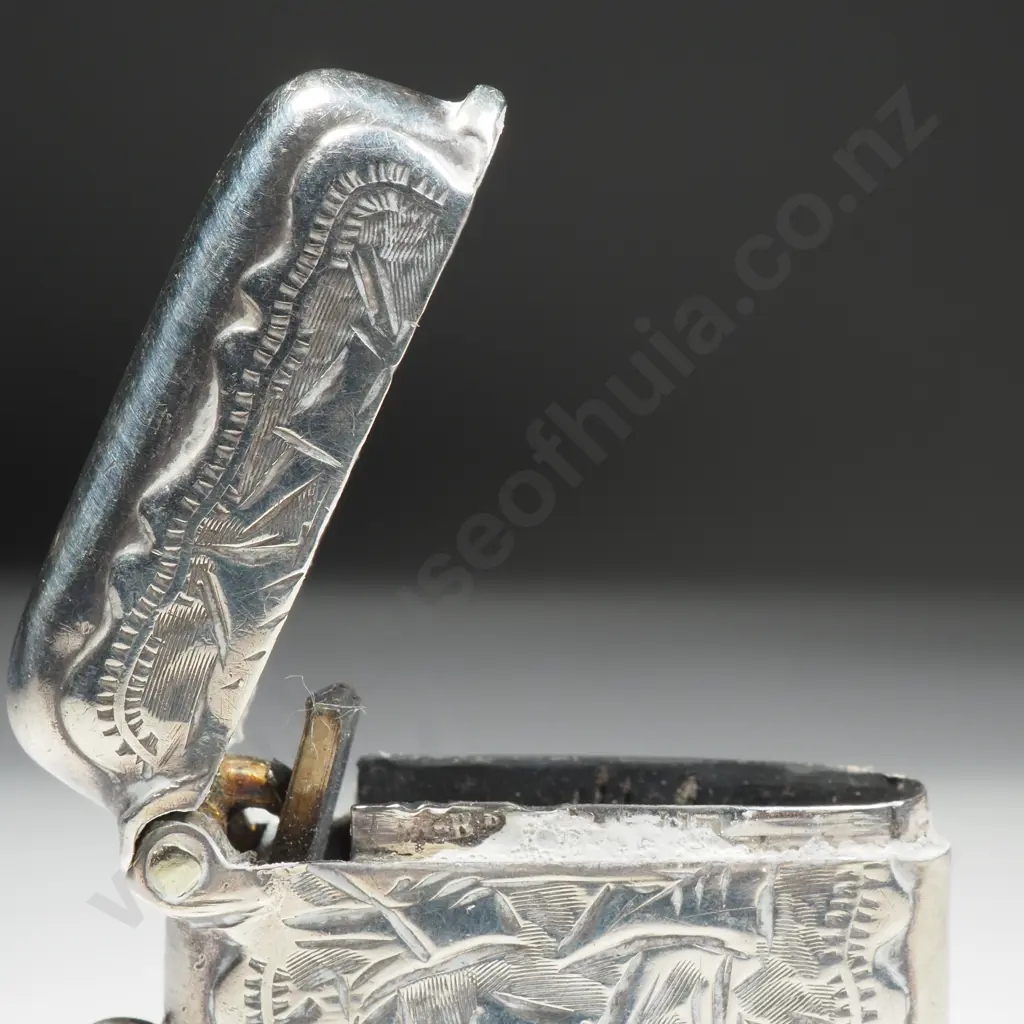 Decorative Antique Sterling Silver Vesta Image 1++