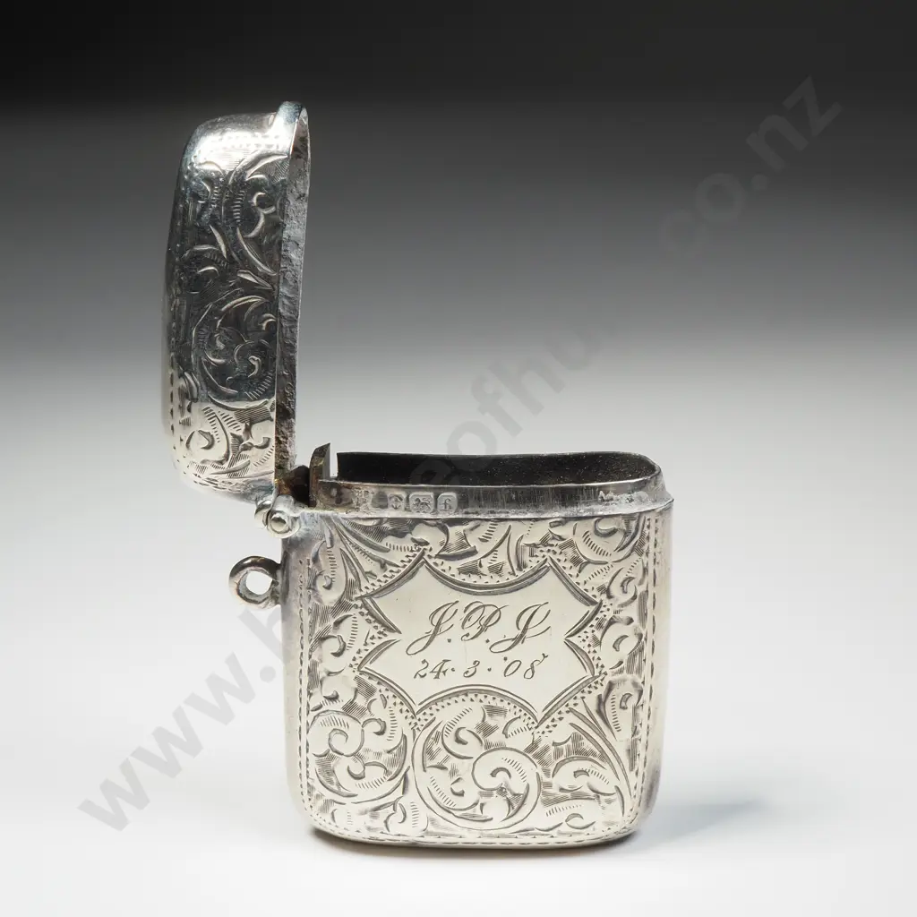Antique Sterling Silver Vesta Image 1++