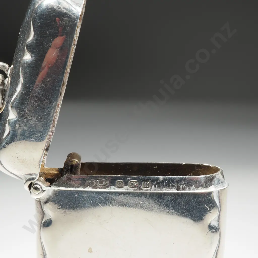 Antique Sterling Silver Vesta - Plain Design Image 1++