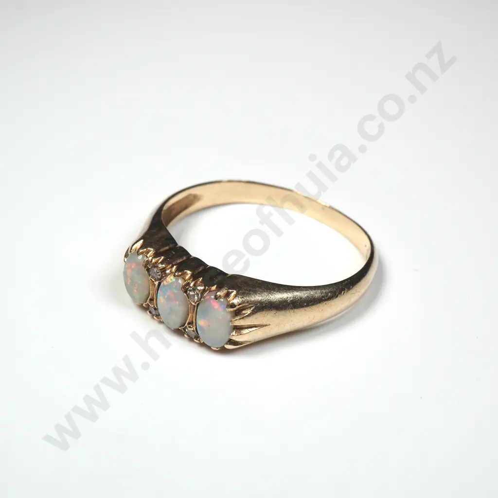 Antique 9ct Gold Opal & Diamond Ring Image 1++