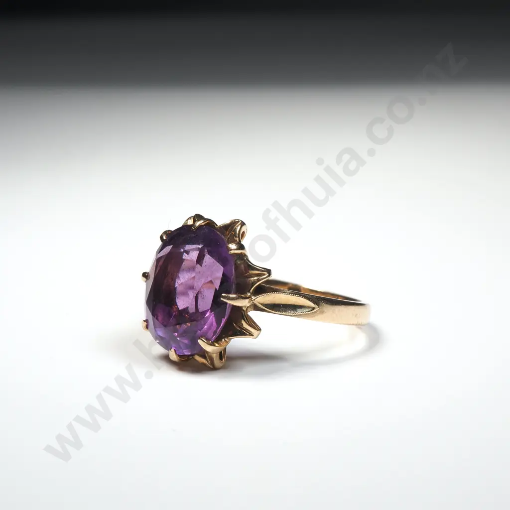 9ct Gold Purple Stone Ring Image 1++