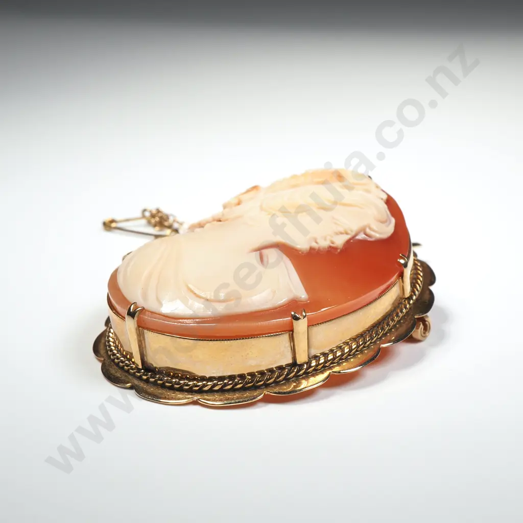 Vintage 9ct Gold Cameo Brooch Image 1++