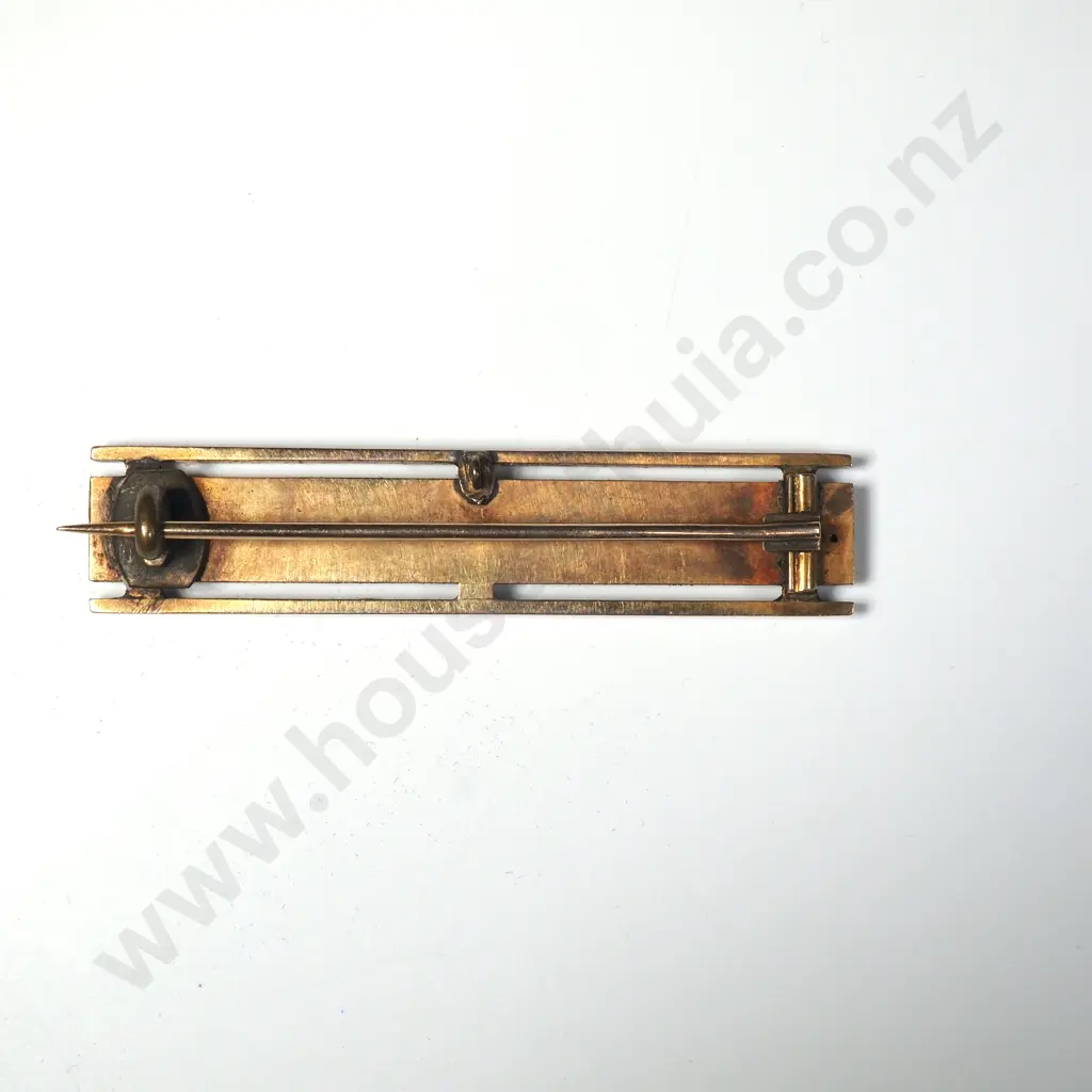 Colonial 9ct Gold Brooch w Diamond Centre Image 1++