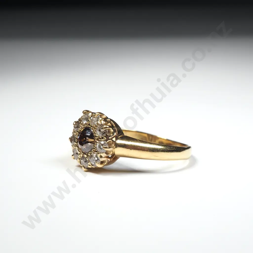 18ct Gold & Diamond Cluster Ring Image 1++