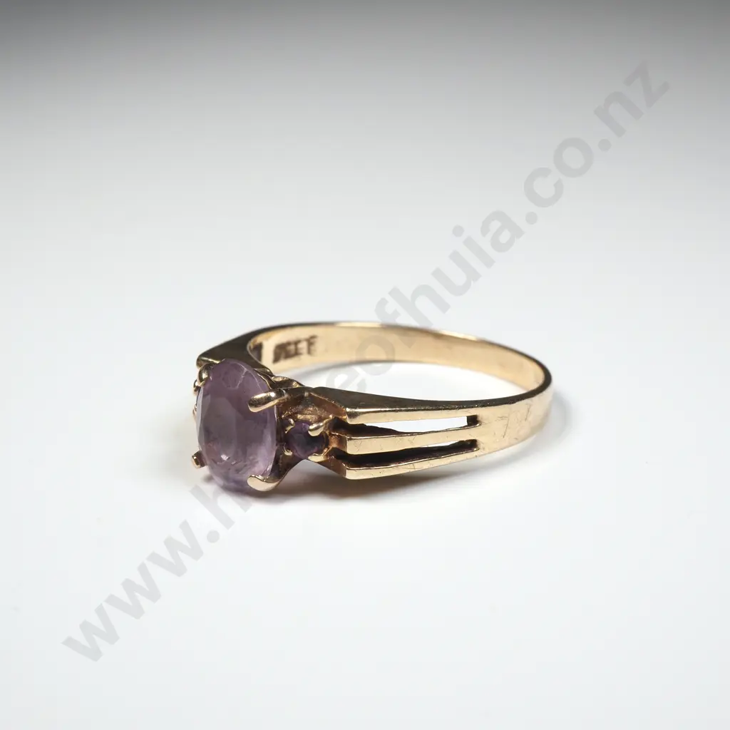 9ct Gold Ring w Amethyst Stone Image 1++