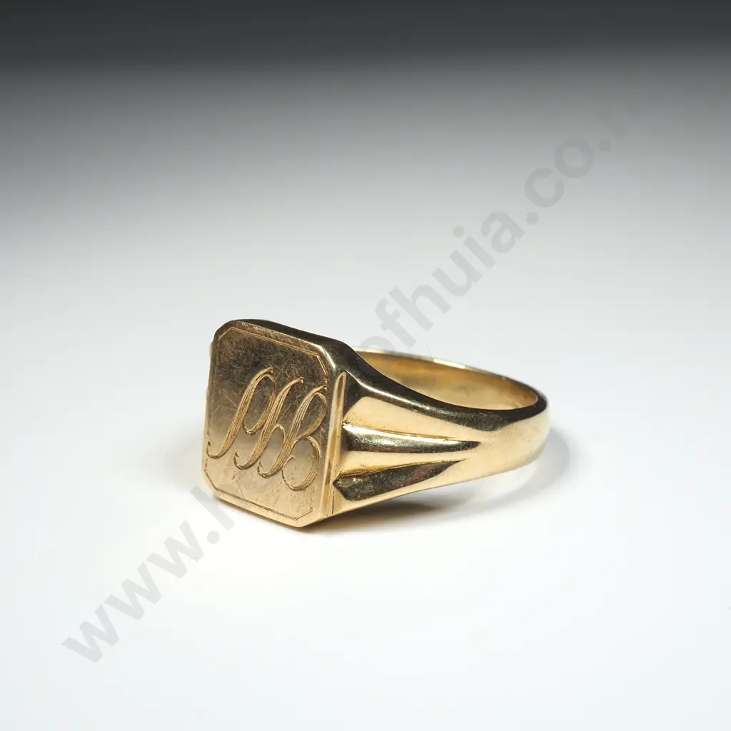 18ct Gold Ring Image 1++