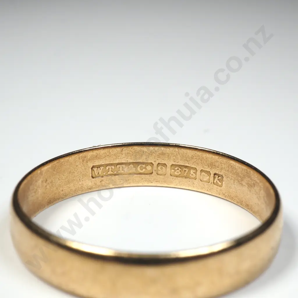 9ct Gold Wedding Band w English Hallmarks Image 1++