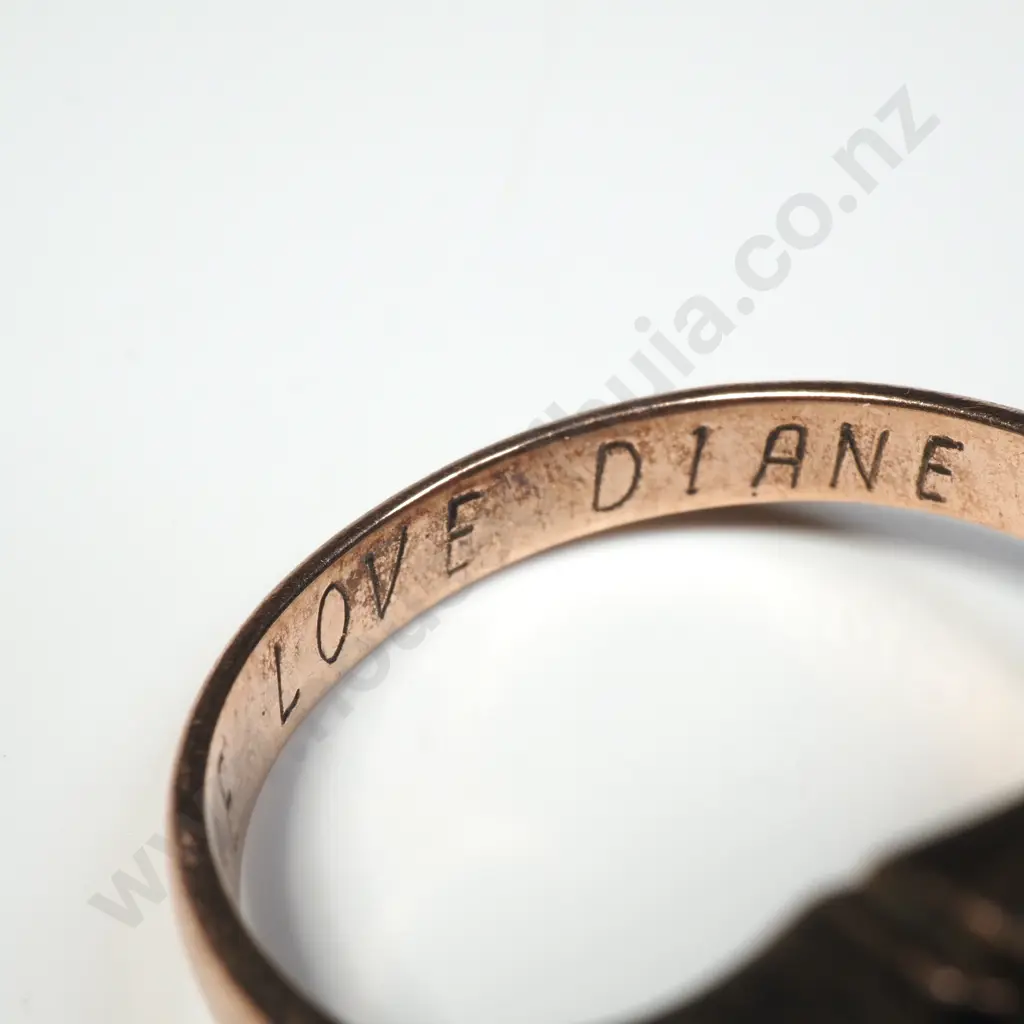 9ct Gold Greenstone Signet Ring Image 1++