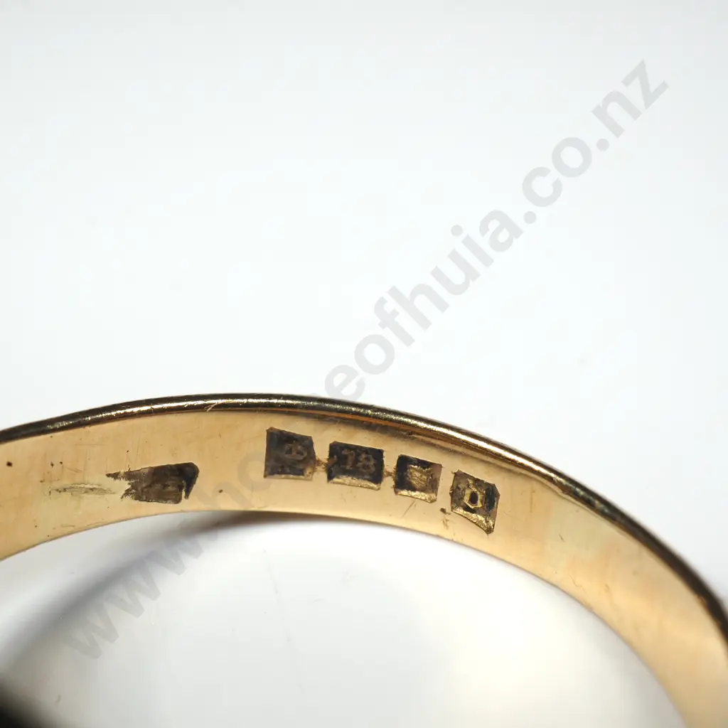 18ct Gold Signet Ring Inscribed & Crested Image 1++
