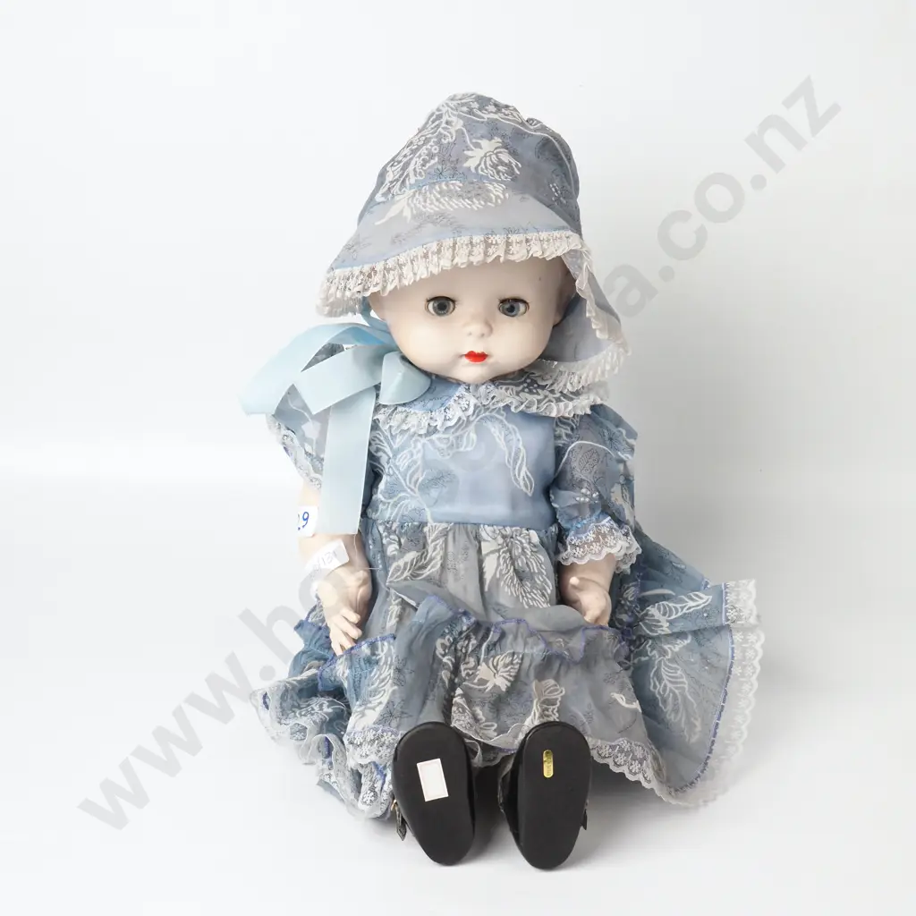 Vintage Pedigree Walkie/Talkie Doll, Made in New Zealand Image 1++