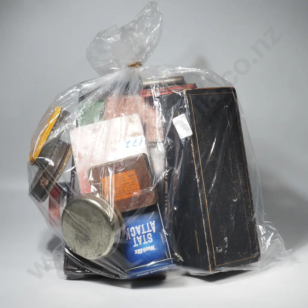 Vintage Cutlery Boxes &  a Quantity of Vintage Tins Image 1++