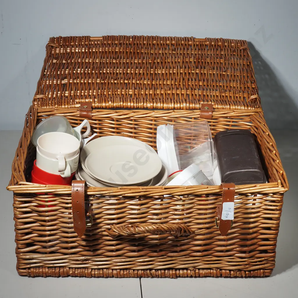 Vintage Wicker Picnic Basket w Plastic Cutlery & Dinnerware Image 1++