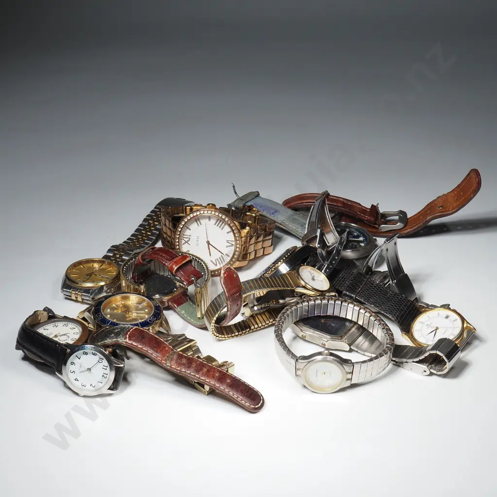 Large Assorted Lot Of Mens & Ladies Watches Image 1++