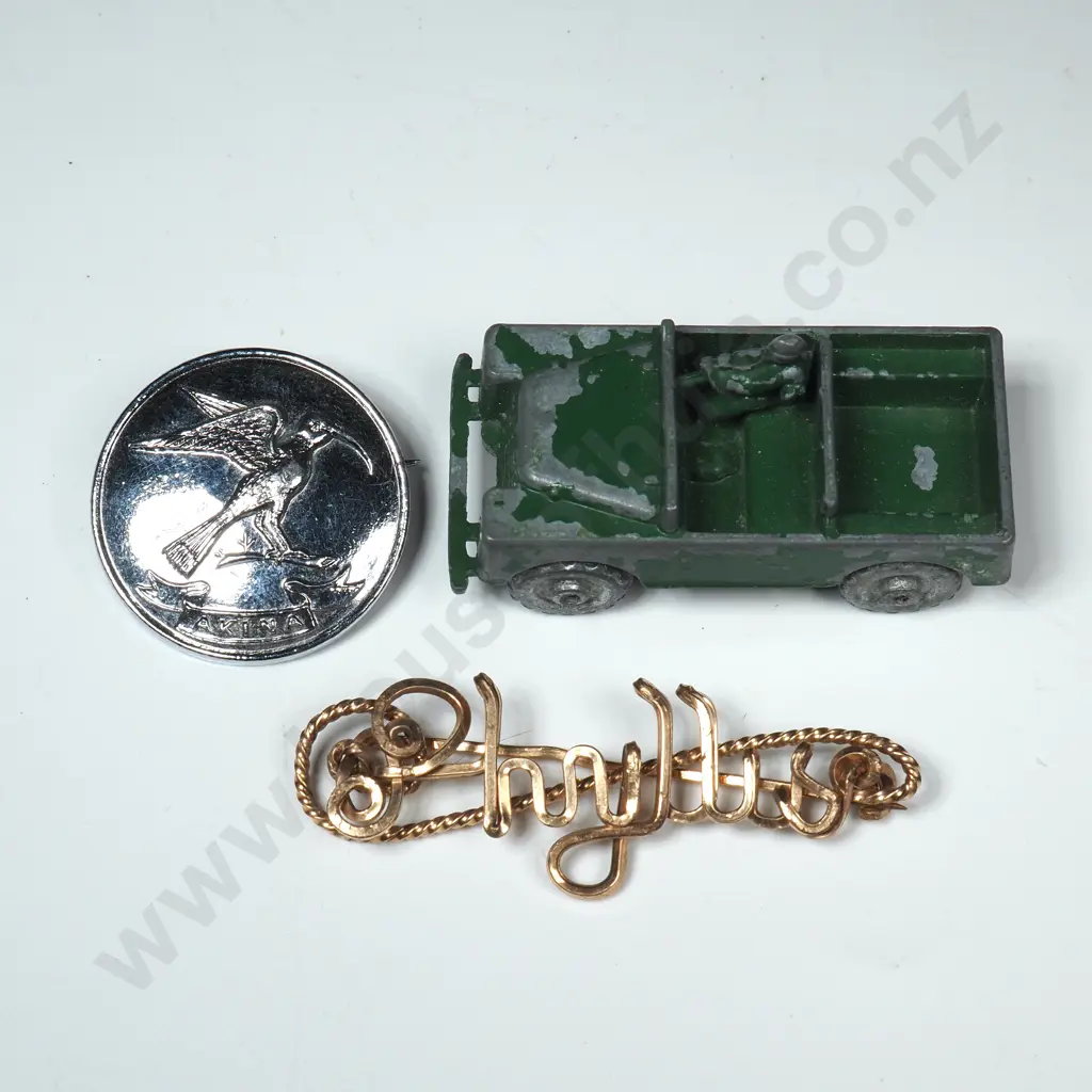 Assorted Lot of Vintage Items Image 1++