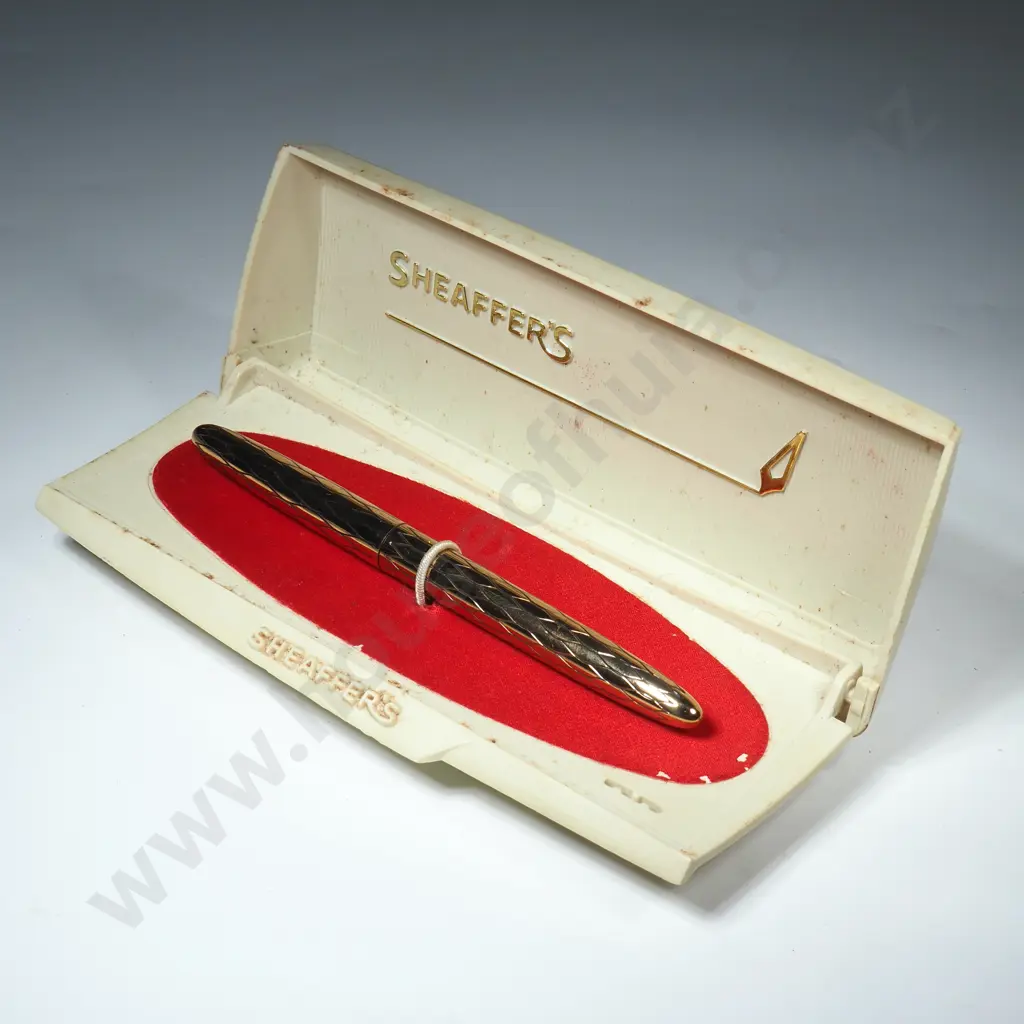 Vintage Cased Shaffer's Fountain Pen w Gold Nib Image 1++