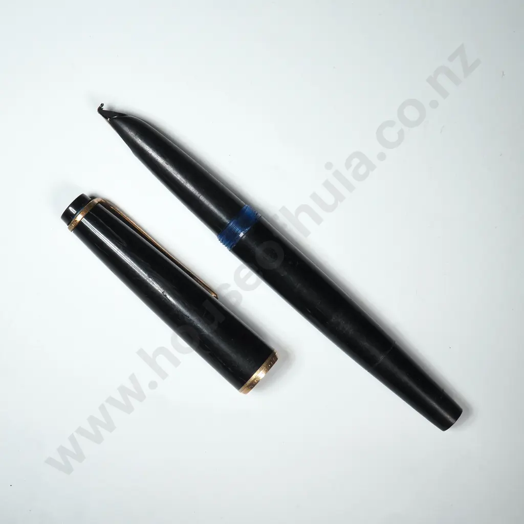Montblanc Fountain Pen w Damaged Nib Image 1++